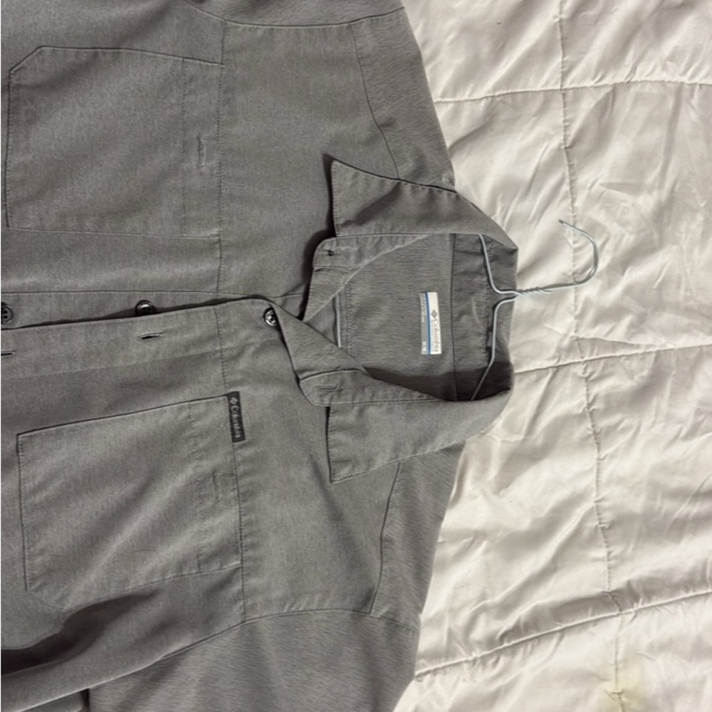 Columbia Gray Button-Up Shirt